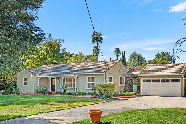 Foto del edificio - 8757 Encino Ave