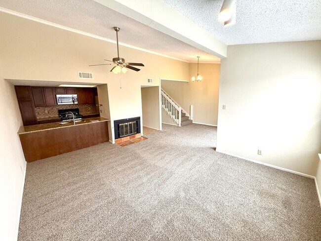 Foto del edificio - **APPLICATION RECEIVED** MUST SEE! Charmin...