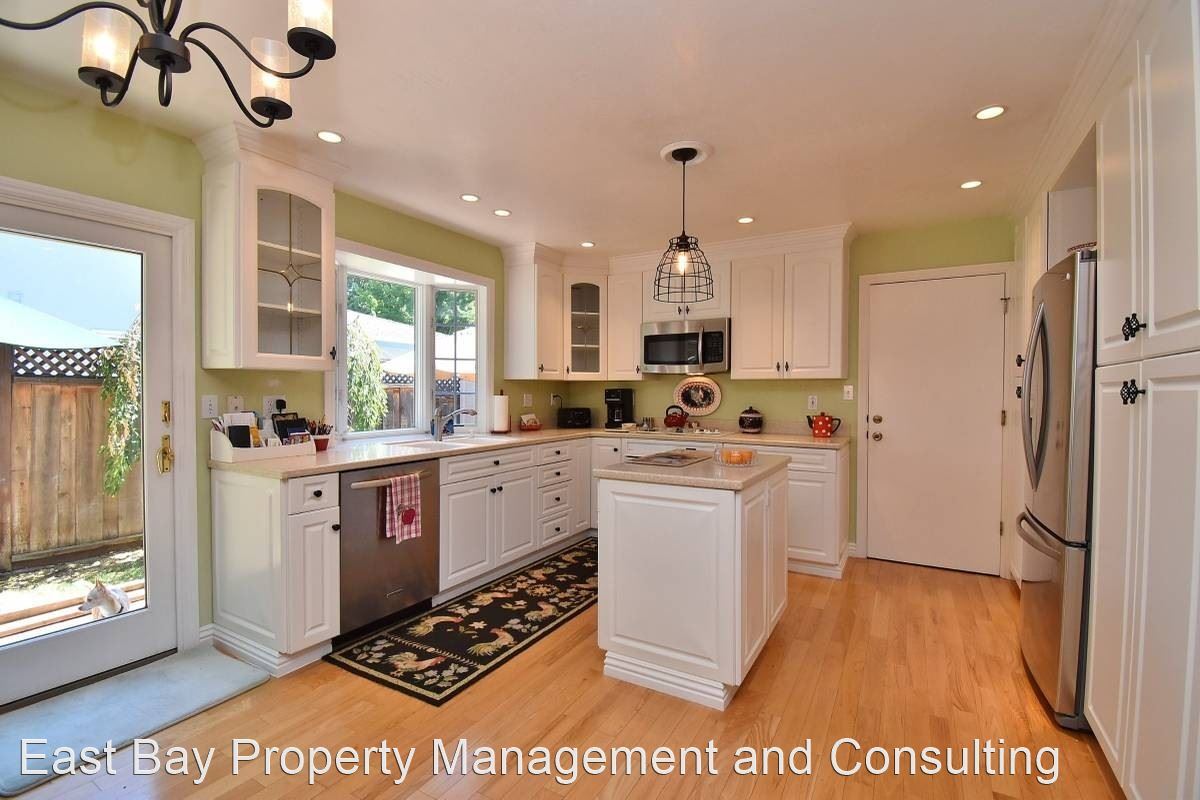 Primary Photo - 4 br, 2 bath House - 5589 Black Ave.
