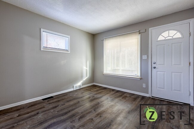Building Photo - 384 W. ELZA AVENUE HAZEL PARK, MI 48030 2-...