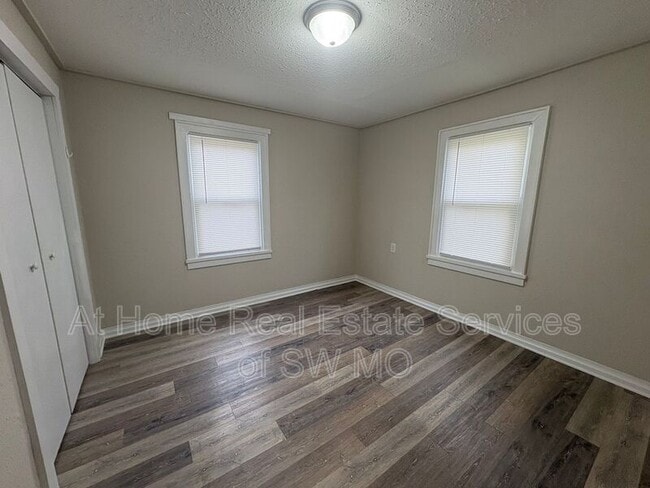 Building Photo - 1526 N Hillcrest Ave