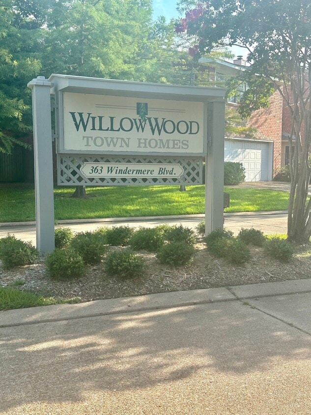 Primary Photo - 363 Windermere Blvd