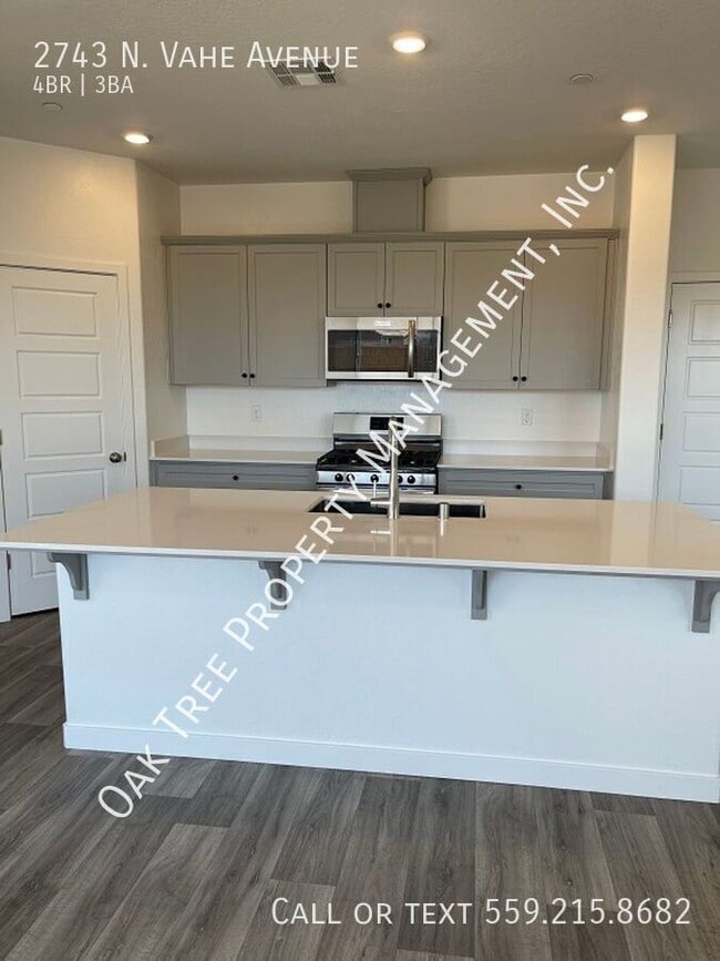 Building Photo - 2743 N Vahe Ave