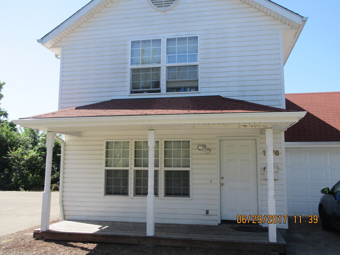 Foto del edificio - (887) Grant Duplexes - 3 bedroom / 1.5 Bath Townhouse Duplex