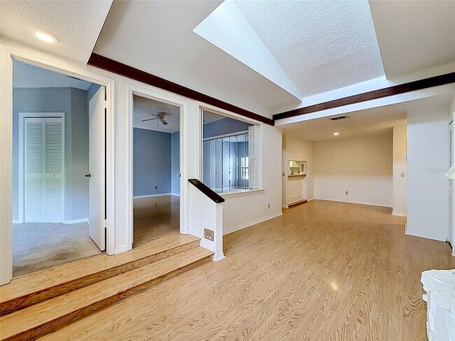 Building Photo - 4405 W Fair Oaks Ave
