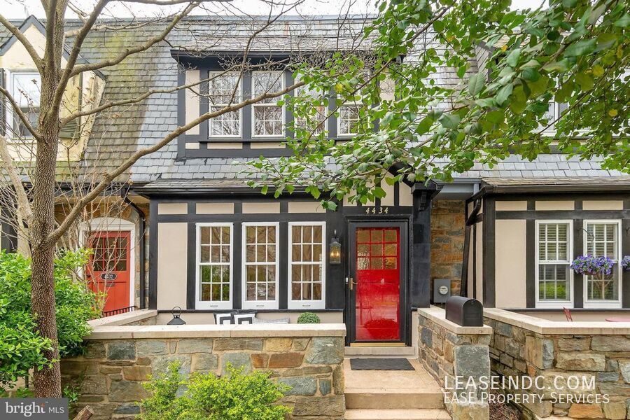 Photo - 4434 Reservoir Road NW-