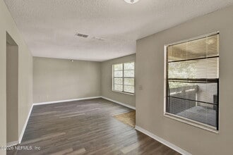 Building Photo - 476 Bentwood Ln