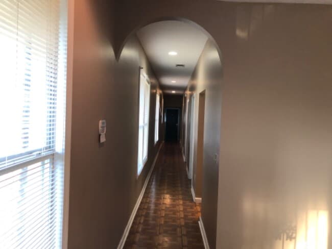 Building Photo - 1102 College St