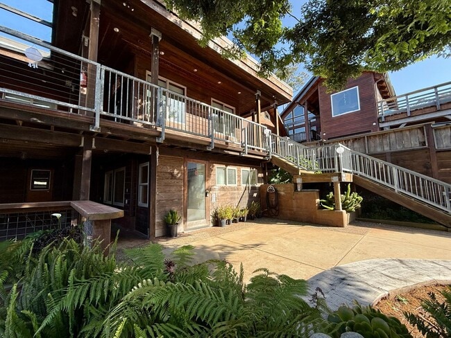 Building Photo - 1383 Grand Ave