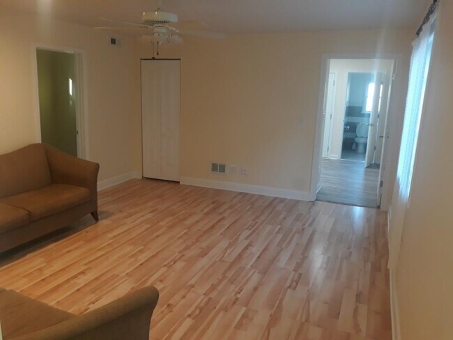 Building Photo - 3236 S Carpenter St