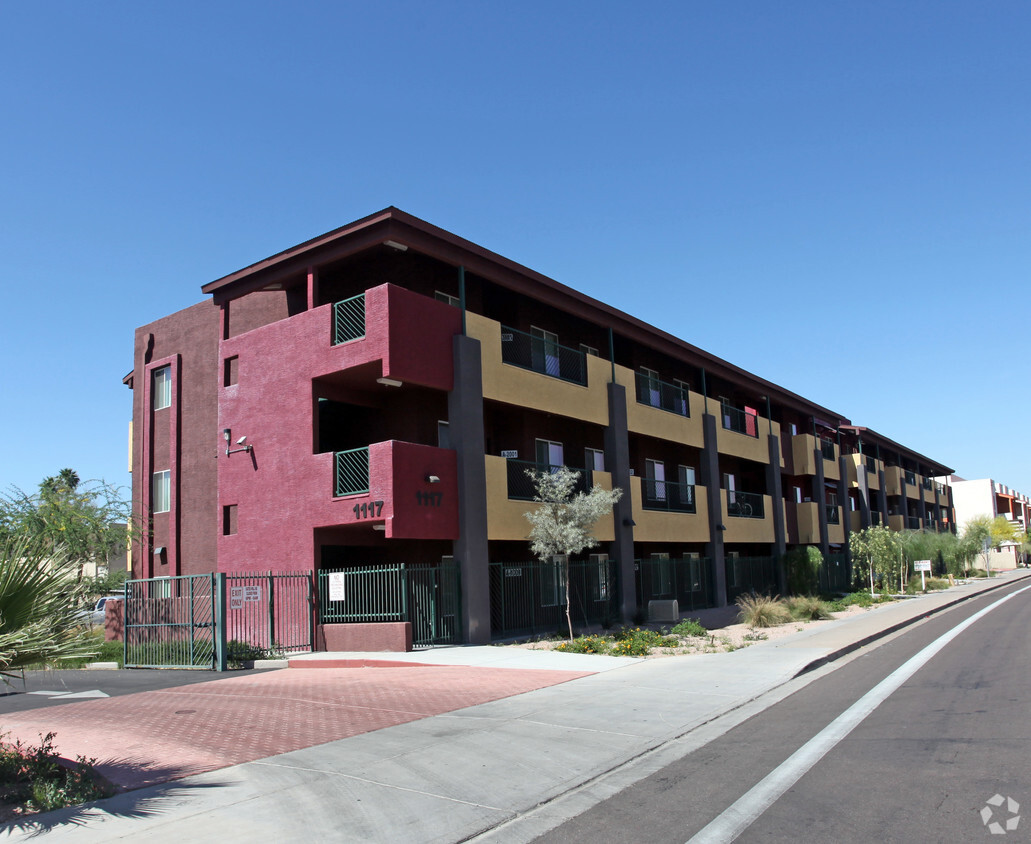 Primary Photo - Tempe Horizons