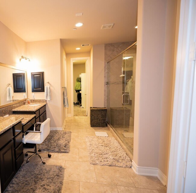 Building Photo - 15303 Westland Gate Dr