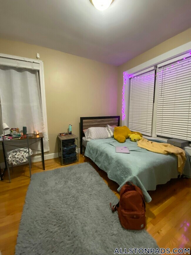 Building Photo - 17 Highgate St