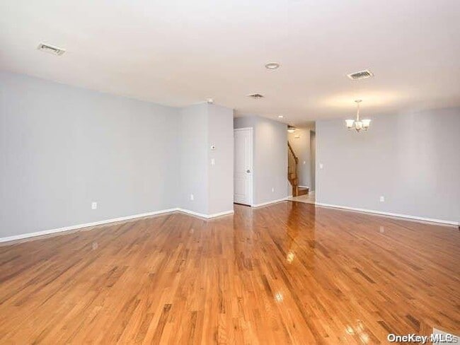 Building Photo - 62 A Linwood Rd N