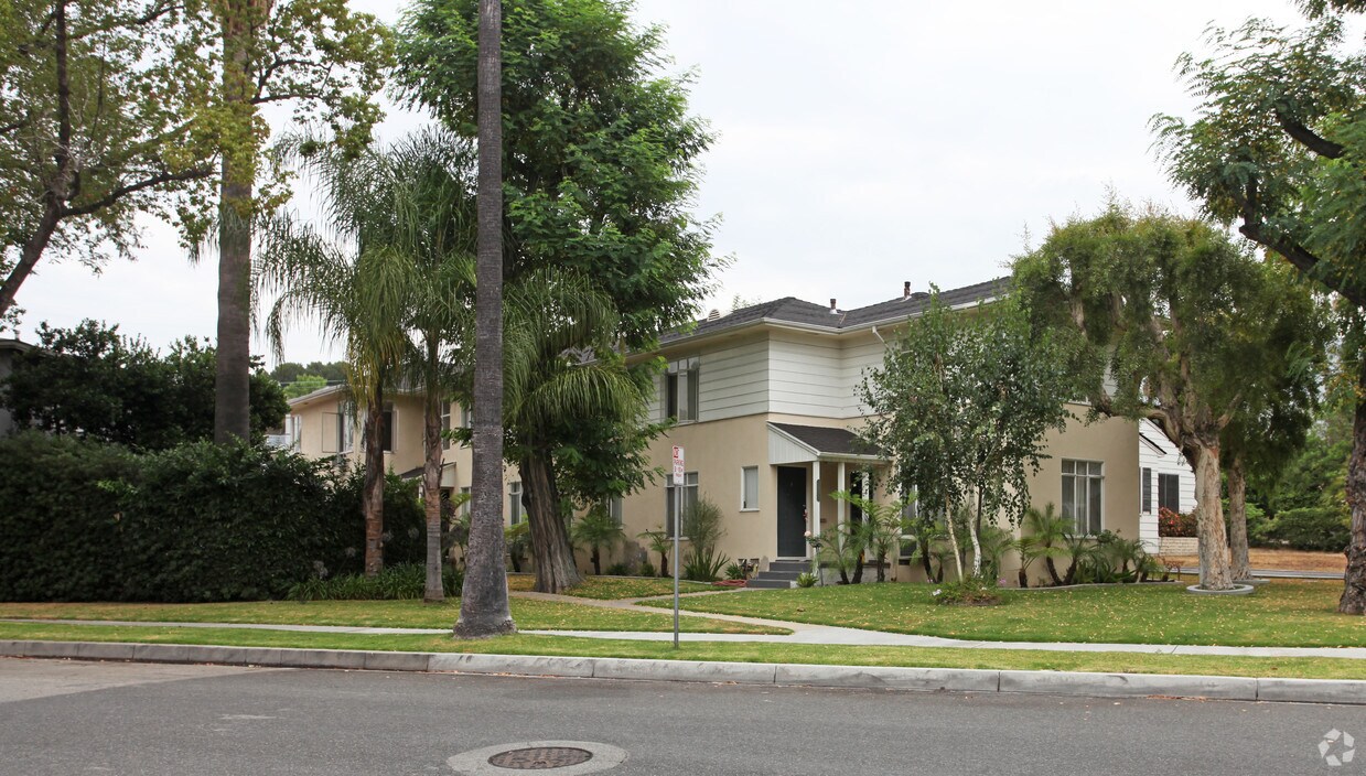 Building Photo - 1303 Grandview Ave