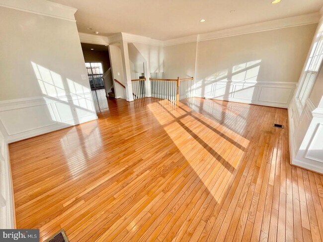 Foto del edificio - 8090 Whispering Wind Ln