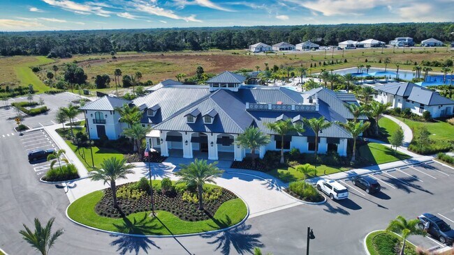 Building Photo - Annual Attached Villa in The Talon Preserve on Palmer Ranch – Minutes from the new Sarasota Memor...