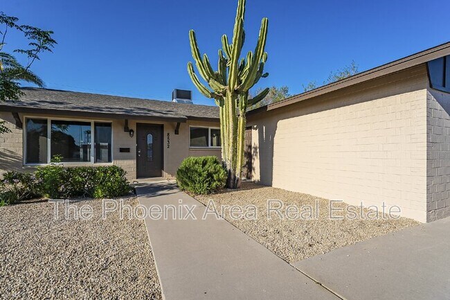 Foto del edificio - 8532 E Chaparral Rd
