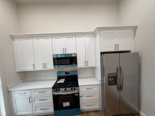 Building Photo - 325 Houghton St