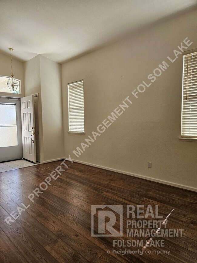 Foto del edificio - COMING SOON!!!  4bd 2ba home in Folsom