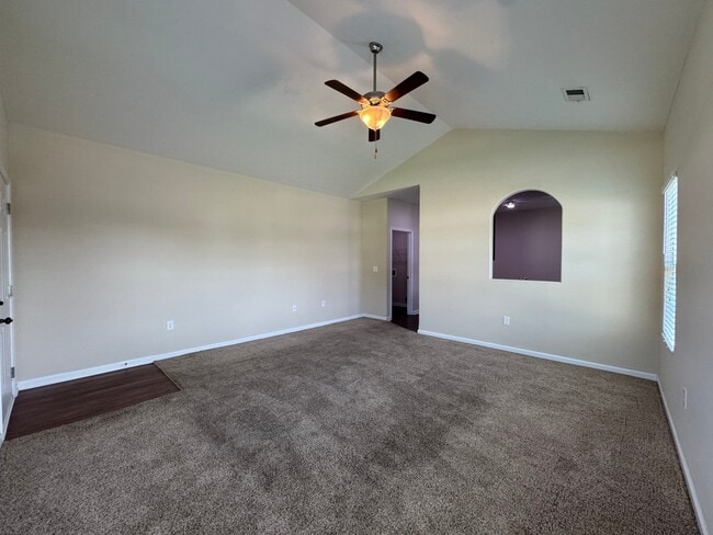 Building Photo - 123 John Davis Dr