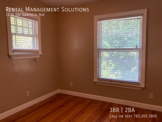 Building Photo - 1235 SW Garfield- 3 BED/2 BATH