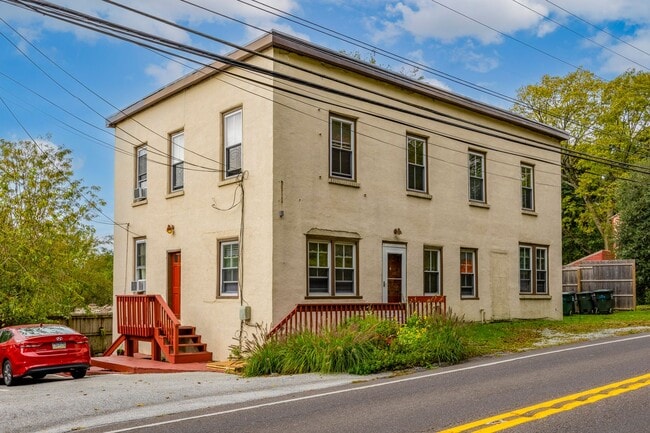 Building Photo - 1406 W Strasburg Rd