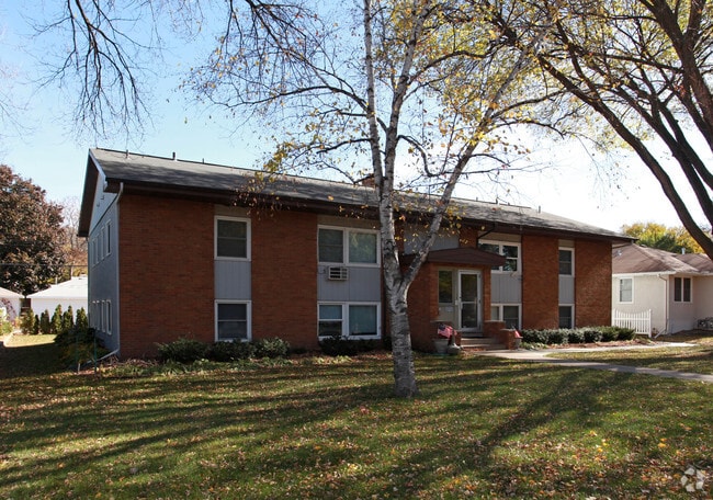 Building Photo - 4225 Bloomington Ave