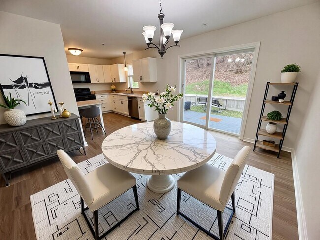 Foto del edificio - 3 Bedroom 2.5 Bathroom Townhome in Mechanicsburg!