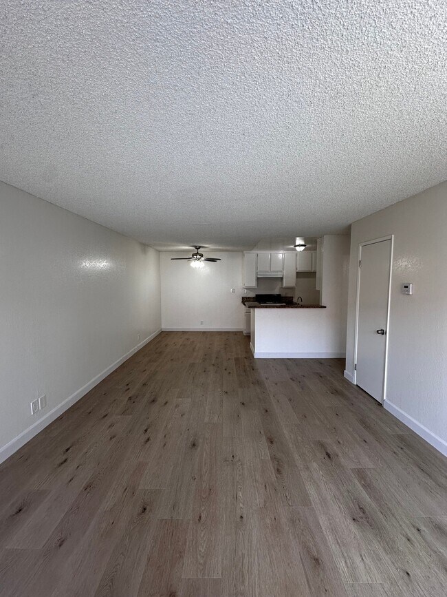 Foto del edificio - 5134 N Glendora Ave