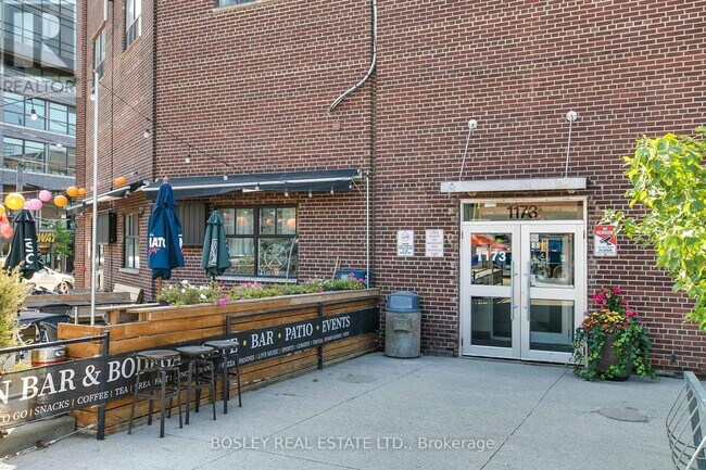 Photo du bâtiment - 136-1173-1173 Dundas St E