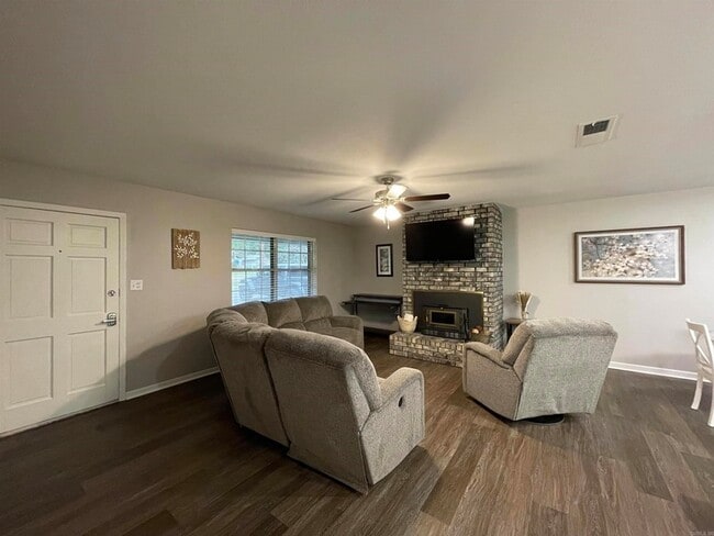 Building Photo - 6503 Chaparral St