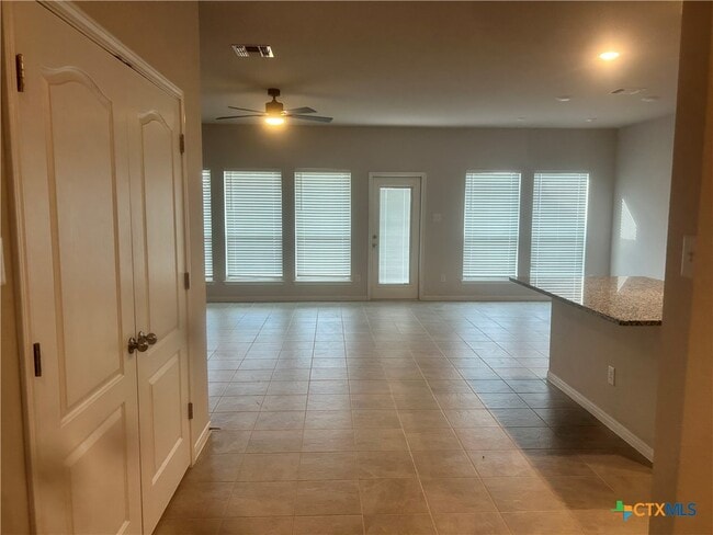 Building Photo - 631 Friar Tuck Dr