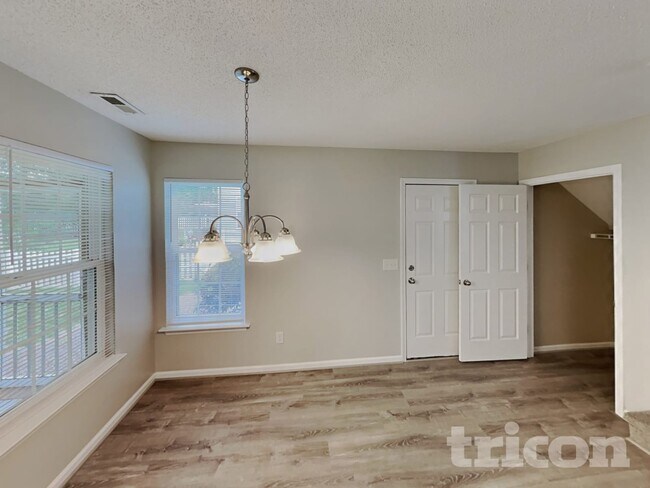 Foto del edificio - 4828 Lighthouse Ct