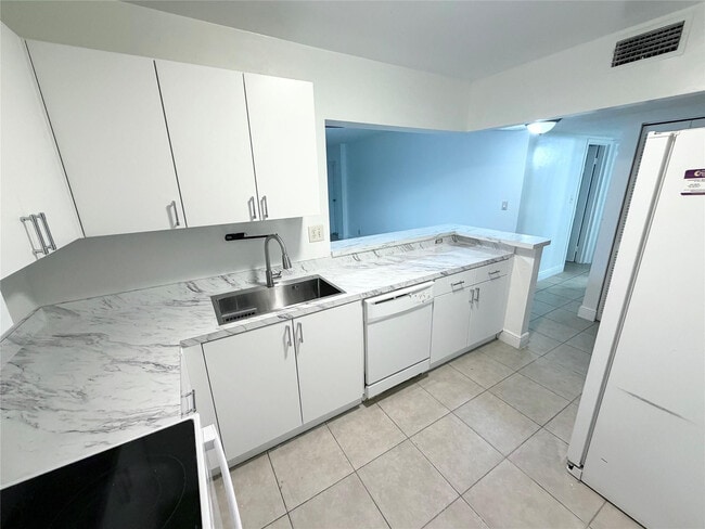 Foto del edificio - 4394 NW 9th Ave