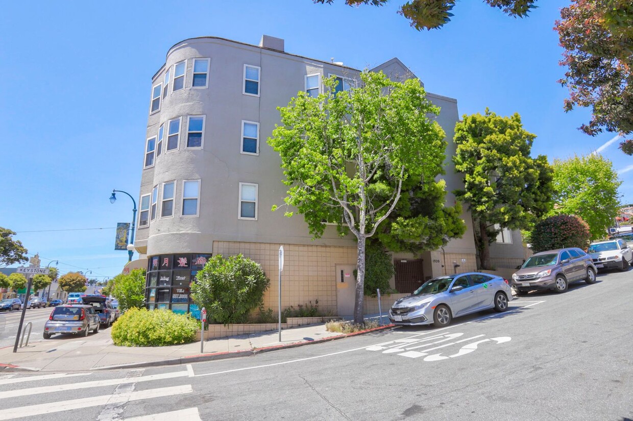 Primary Photo - Spacious two bed condo with parking near W...