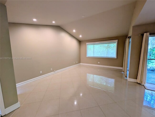 Foto del edificio - 5590 Coach House Cir