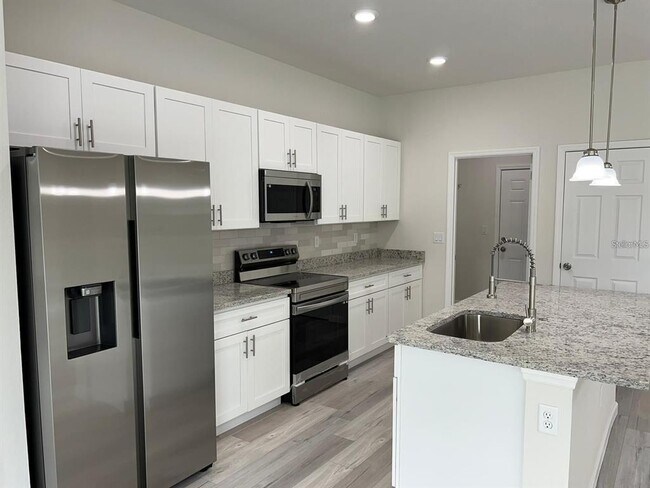 Building Photo - 16415 SW 27th Ave