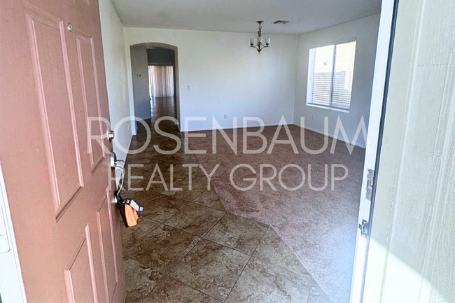 Foto del edificio - Gorgeous 4-bedrooms, 2.5-baths 2-story hom...