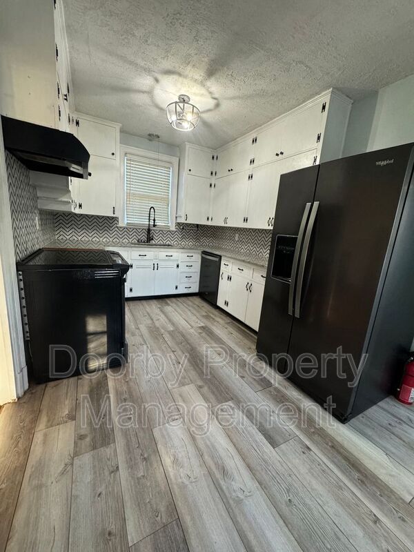 Building Photo - 408 Frazier Dr