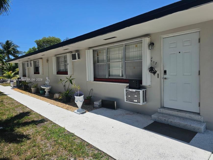 Foto principal - 2 bedroom in Hollywood FL 33020