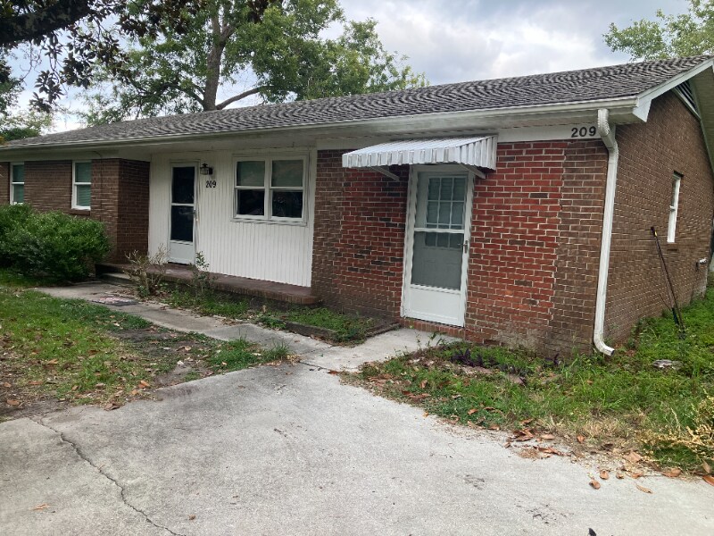 Primary Photo - 209 Antoinette Dr