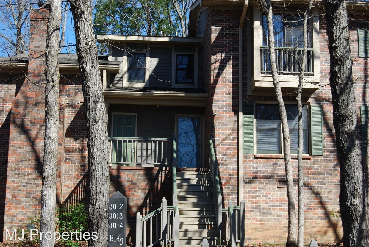 Primary Photo - 3013 Live Oak Ln SW