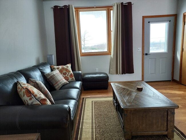 Living Room - 18148 Switzer Rd