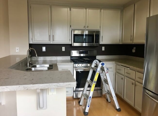Quartz counter tops, stainless steel appliances - 2134 Sand Dollar Dr