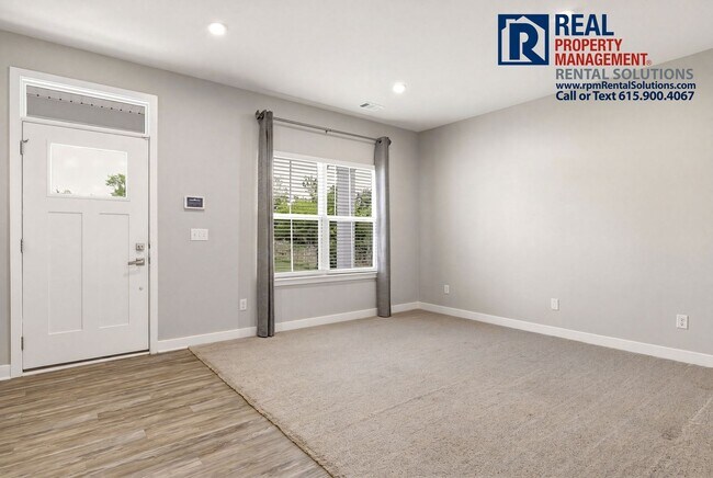 Foto del edificio - Great 4 bd 2.5 ba with attached garage and large deck!