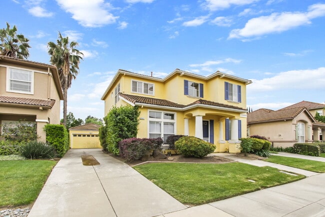 Building Photo - Short term room for rent