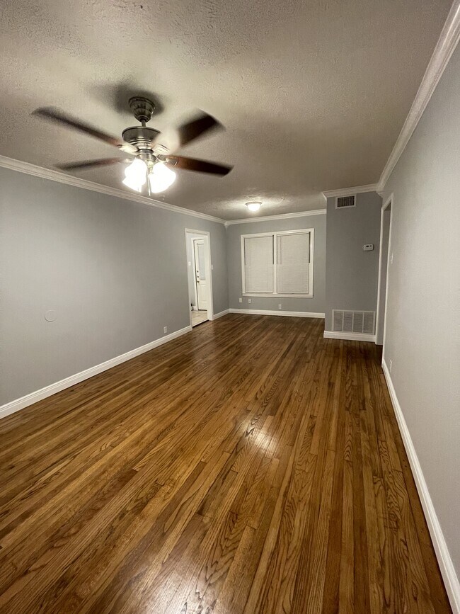 Foto del edificio - 4434 Kirkwood Drive