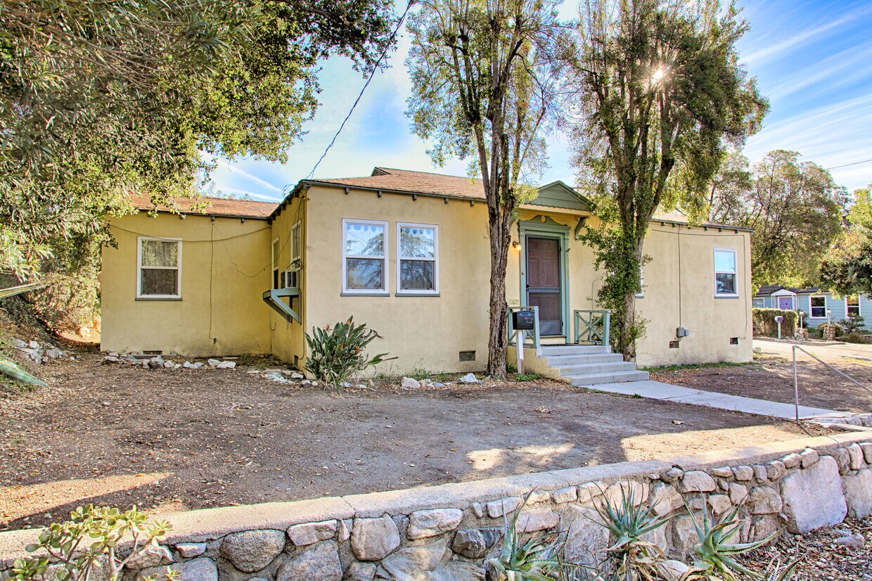 10204 Fairgrove Ave, Tujunga, CA 91042 House Rental in Tujunga, CA