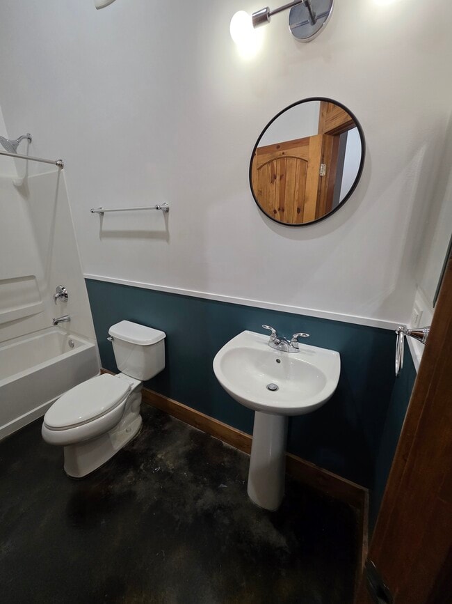 Building Photo - 280 Hutchins Ct